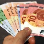 Reddito di base universale 2026: il dibattito in Europa e cosa prevede per l’Italia