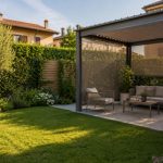 Caldo, insetti e poca privacy rendono il giardino invivibile? Per fortuna le soluzioni non mancano
