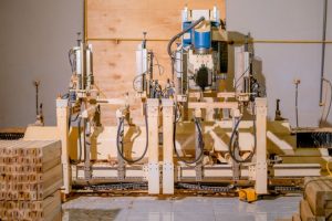 Come scegliere un basamento in legno per un macchinario: criteri tecnici e consigli pratici
